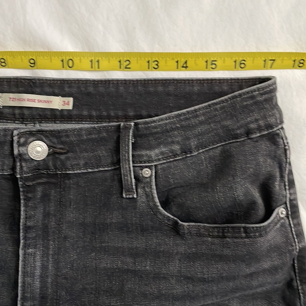 Levi’s 712 High Rise Skinny Jeans - Picture 2 of 8